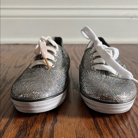 LIKE🆕SKETCHERS LIL BOBS  Sparkling Silver Sneakers size Y3 - Picture 6 of 10